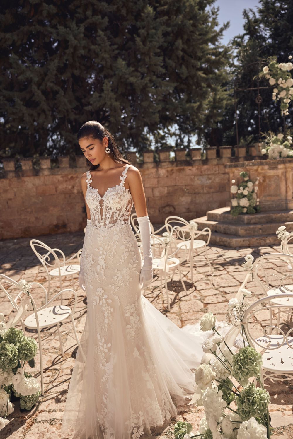 close-up-front-of-wedding-dress-muriel-by-modeca